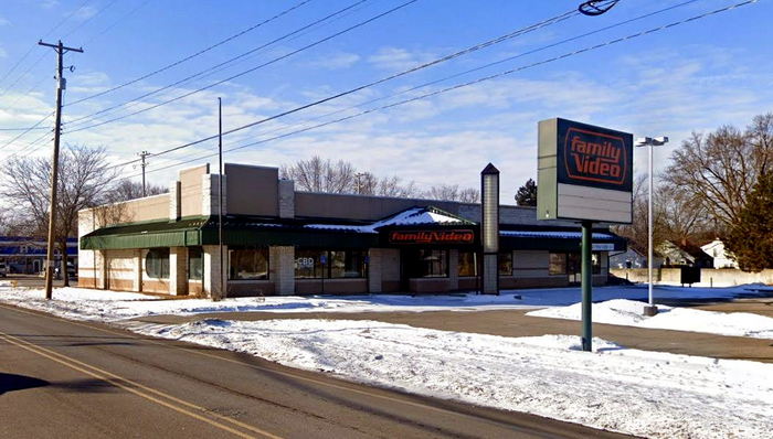 Family Video - Flint - 3822 Fenton Rd (newer photo)